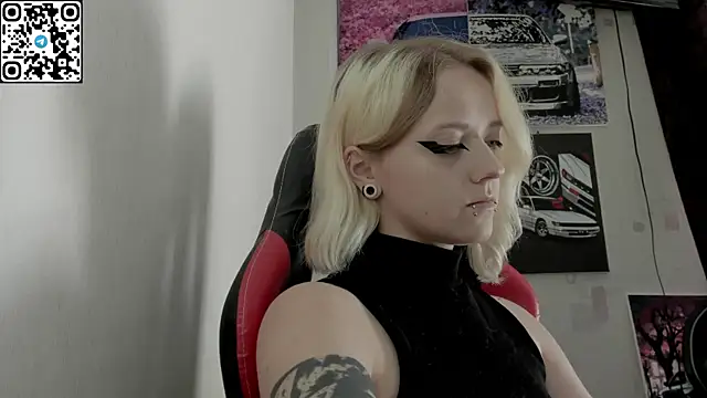 Snapshot of Holy_Mistress_S chatting on 07-14-26, 10:21 Holy Mistress S online show from 07-14-26, 10:21