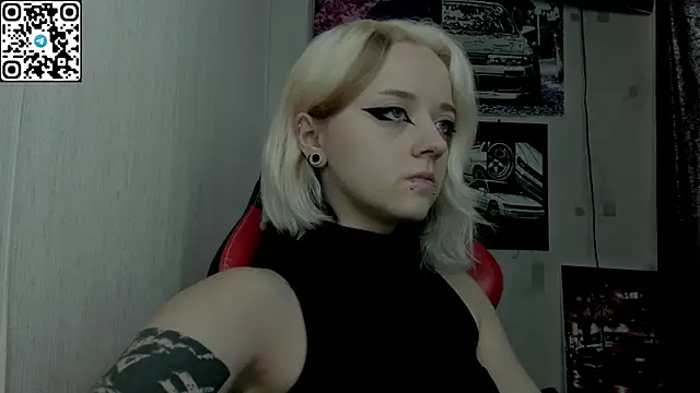 Snapshot of Holy_Mistress_S chatting on 07-22-26, 08:06 Holy Mistress S online show from 07-22-26, 08:06