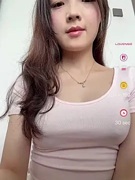 Snapshot of meimei_x chatting on 07-15-26, 04:18 meimei x online show from 07-15-26, 04:18
