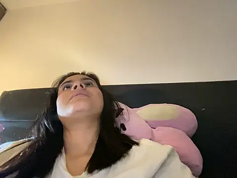 Snapshot of Cloebaker12 chatting on 02-25-26, 11:25 Cloebaker12 online show from 02-25-26, 11:25