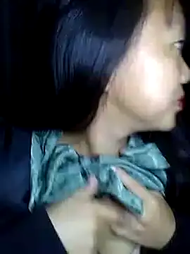 Quynhsumon online show from 11-19-25, 02:50