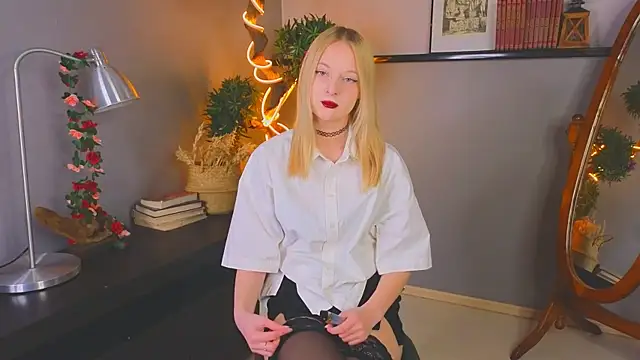 YungLyssy online show from 11-26-25, 03:18