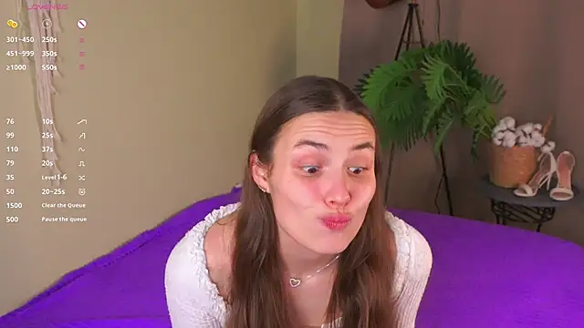 LeonoraWoods online show from 11-30-25, 05:11