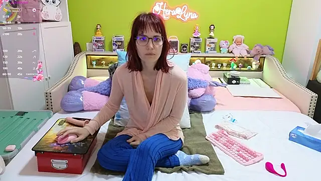  HeraLuna  online show from 03-12-26, 09:43