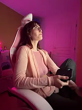  HeraLuna  online show from 04-21-26, 08:44