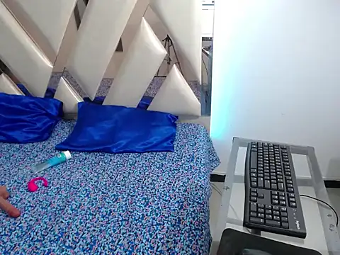 yuliet latin69 online show from 10-24-25, 01:51