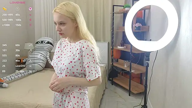 Snapshot of IraYounce chatting on 11-07-25, 01:05 IraYounce online show from 11-07-25, 01:05