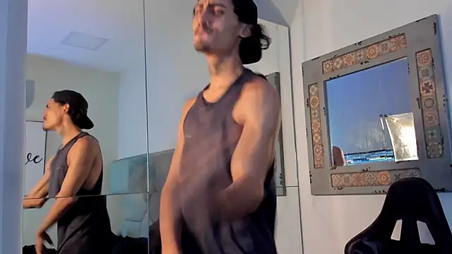 Snapshot of Mr_Strike chatting on 11-06-25, 03:29 Mr Strike online show from 11-06-25, 03:29