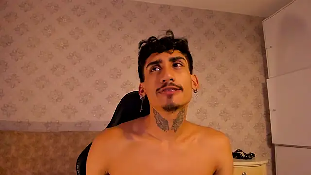 Snapshot of Mr_Strike chatting on 11-16-25, 02:50 Mr Strike online show from 11-16-25, 02:50