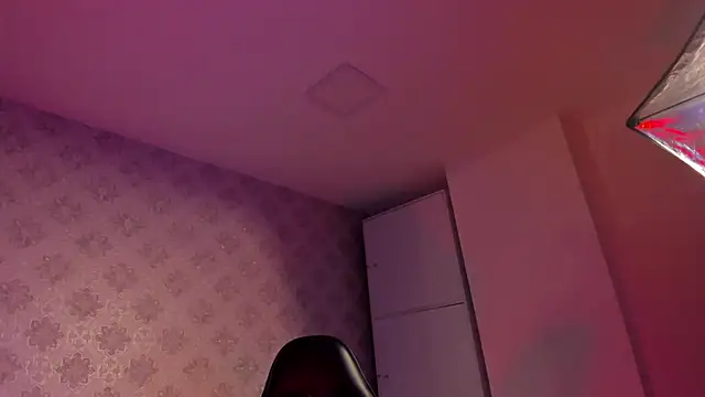 Snapshot of Mr_Strike chatting on 11-23-25, 03:06 Mr Strike online show from 11-23-25, 03:06