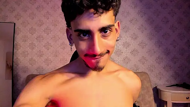 Snapshot of Mr_Strike chatting on 11-24-25, 12:32 Mr Strike online show from 11-24-25, 12:32