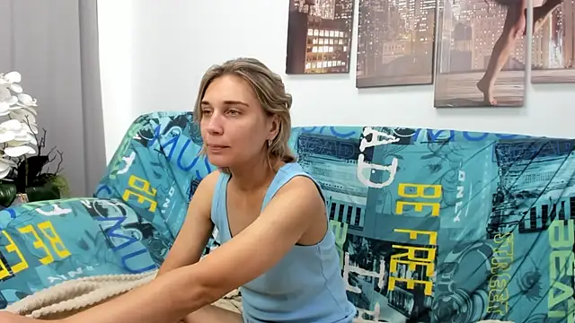 Snapshot of Tenderly_Sophie chatting on 07-18-26, 01:10 Tenderly Sophie online show from 07-18-26, 01:10