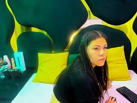 Snapshot of Gianna_Johnson chatting on 12-04-25, 02:32 Gianna Johnson online show from 12-04-25, 02:32