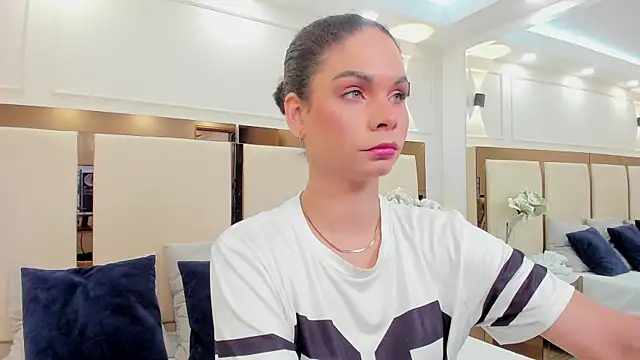 agatha mendoza  online show from 11-12-25, 07:46