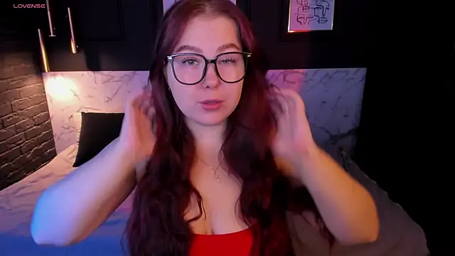 Snapshot of EffyBlush chatting on 11-14-25, 01:32 EffyBlush online show from 11-14-25, 01:32