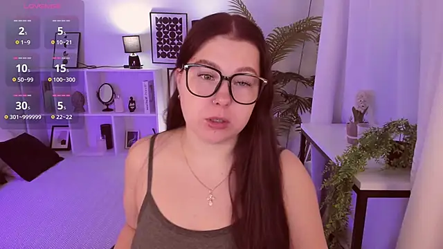 Snapshot of EffyBlush chatting on 11-19-25, 01:33 EffyBlush online show from 11-19-25, 01:33