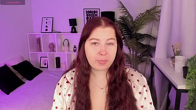 Snapshot of EffyBlush chatting on 12-03-25, 01:31 EffyBlush online show from 12-03-25, 01:31