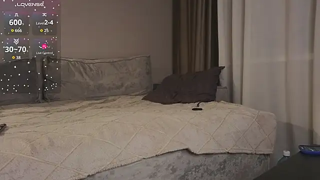 Snapshot of Kate_James chatting on 11-26-25, 01:28 Kate James online show from 11-26-25, 01:28