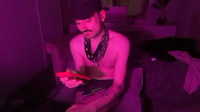 Snapshot of Gander_At_Xander chatting on 10-30-25, 01:34 Gander At Xander online show from 10-30-25, 01:34