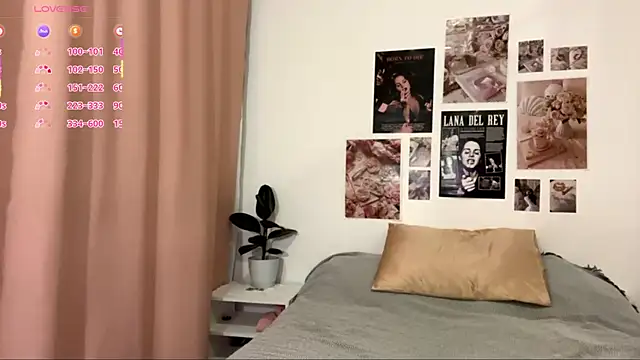 Snapshot of Kira_Sanders chatting on 11-21-25, 04:49 Kira Sanders online show from 11-21-25, 04:49