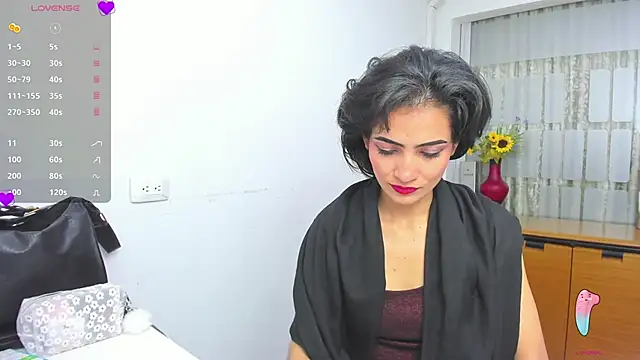 chloehanna online show from 12-17-25, 07:42