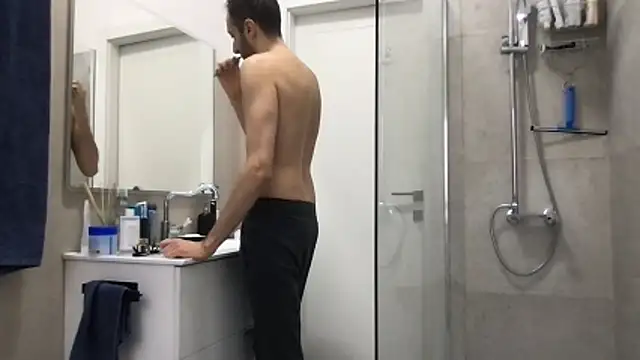 Snapshot of LukaShyGuy chatting on 11-24-25, 07:41 LukaShyGuy online show from 11-24-25, 07:41