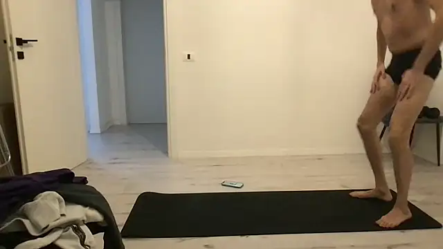 Snapshot of LukaShyGuy chatting on 11-25-25, 06:30 LukaShyGuy online show from 11-25-25, 06:30