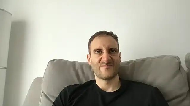 LukaShyGuy online show from 04-19-26, 12:15