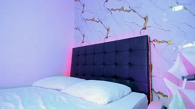 Scarlet DLuce online show from 04-09-26, 09:04