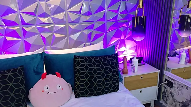 AdelineJhones online show from 06-12-26, 03:22