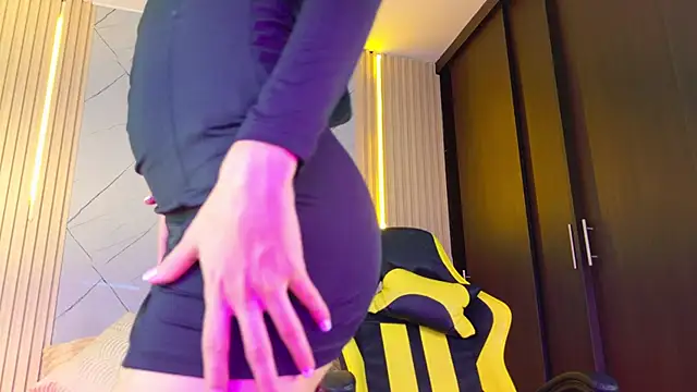 Sara swift9 online show from 10-24-25, 08:16