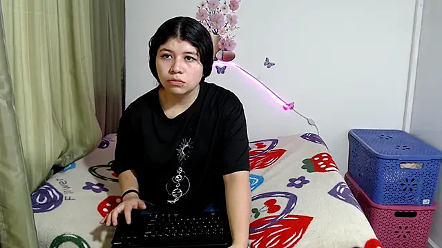 Snapshot of BRYXS1 chatting on 11-07-25, 07:14 BRYXS1 online show from 11-07-25, 07:14