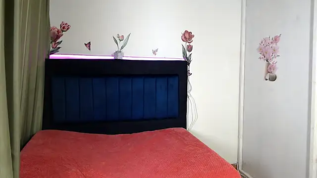 Snapshot of BRYXS1 chatting on 12-02-25, 11:37 BRYXS1 online show from 12-02-25, 11:37