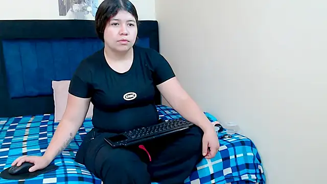 Snapshot of BRYXS1 chatting on 05-11-26, 03:18 BRYXS1 online show from 05-11-26, 03:18
