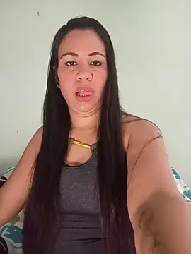 LeilaTaylor online show from 11-07-25, 01:11