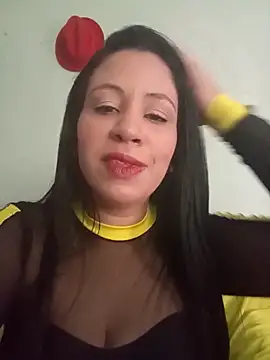 Snapshot of LeilaTaylor chatting on 12-19-25, 02:02 LeilaTaylor online show from 12-19-25, 02:02