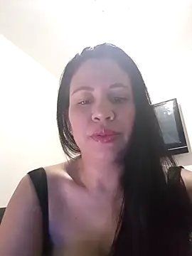 Snapshot of LeilaTaylor chatting on 01-07-26, 12:35 LeilaTaylor online show from 01-07-26, 12:35