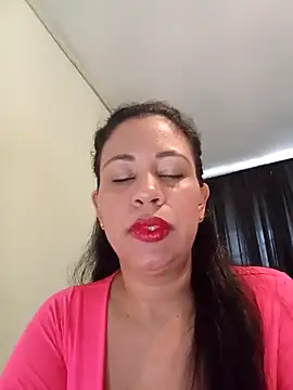 Snapshot of LeilaTaylor chatting on 02-03-26, 01:38 LeilaTaylor online show from 02-03-26, 01:38