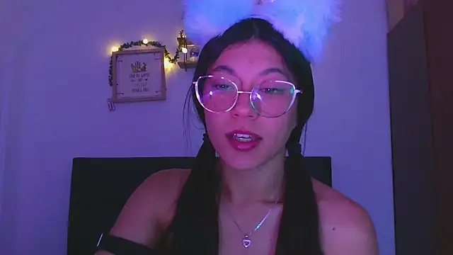 Snapshot of LissyM chatting on 11-26-25, 03:07 LissyM online show from 11-26-25, 03:07