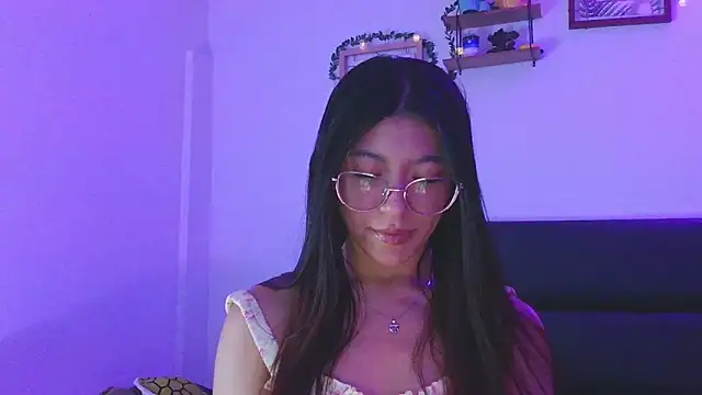 Snapshot of LissyM chatting on 12-19-25, 09:22 LissyM online show from 12-19-25, 09:22