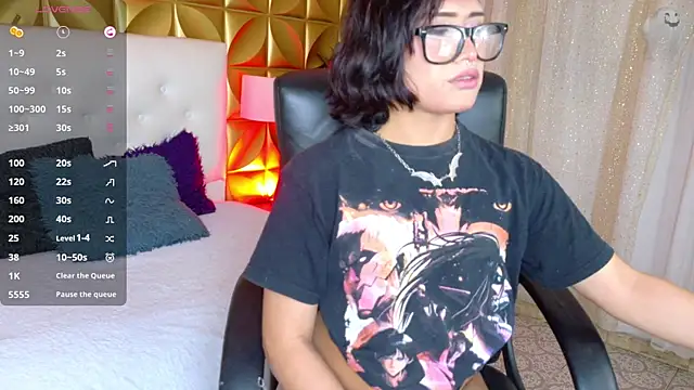 Velvet Sin  online show from 11-11-25, 12:32