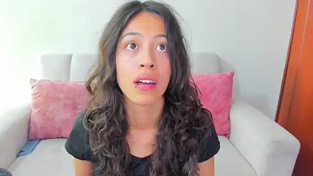 Snapshot of emily_jonessxx chatting on 11-10-25, 07:57 emily jonessxx online show from 11-10-25, 07:57