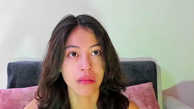 Snapshot of emily_jonessxx chatting on 11-20-25, 01:11 emily jonessxx online show from 11-20-25, 01:11