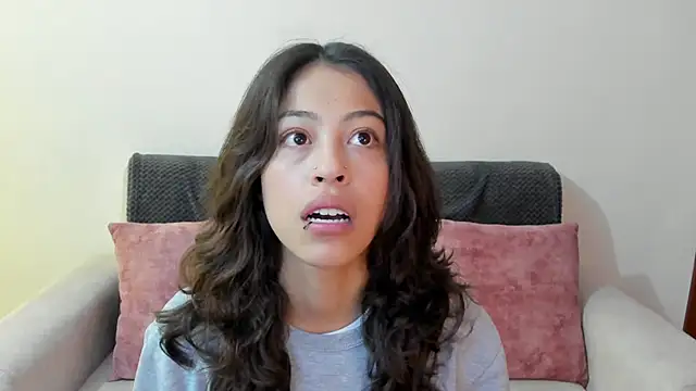 Snapshot of emily_jonessxx chatting on 12-05-25, 01:31 emily jonessxx online show from 12-05-25, 01:31