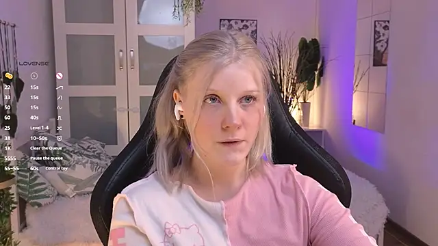 ShineJoan online show from 11-22-25, 09:14