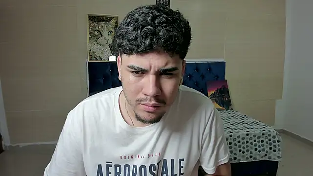 Snapshot of master_dante_1 chatting on 10-31-25, 04:24 master dante 1 online show from 10-31-25, 04:24