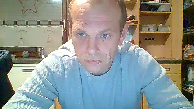 Snapshot of tommy3300 chatting on 01-08-26, 05:21 tommy3300 online show from 01-08-26, 05:21