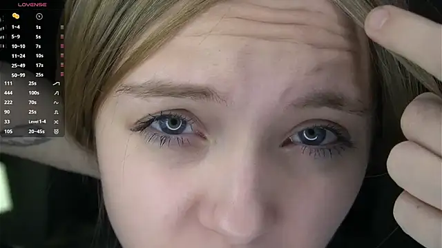 BarbaraViggiani online show from 10-30-25, 05:02