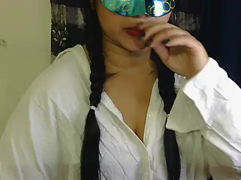 Snapshot of crazy_witch chatting on 10-30-25, 06:19 crazy witch online show from 10-30-25, 06:19