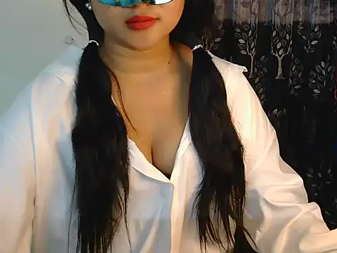 Snapshot of crazy_witch chatting on 10-31-25, 05:47 crazy witch online show from 10-31-25, 05:47